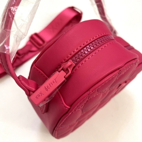 🔹️Betsey Johnson XOHEARTQ Fuschia Quilted Heart Shape Valentine’s Crossbody Bag - Picture 4 of 6